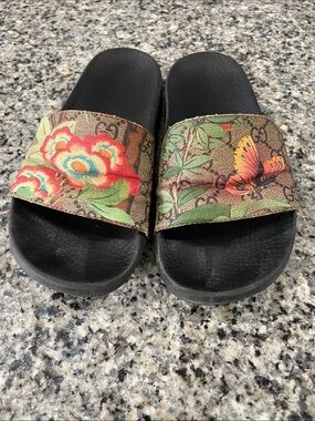 Gucci Tian Slide Sandals